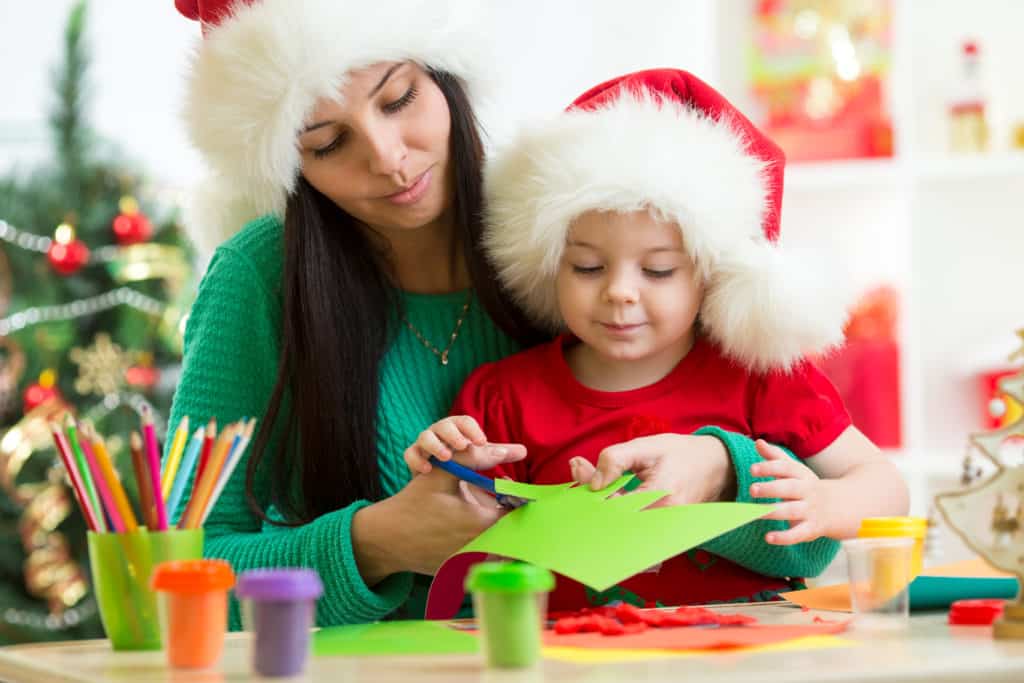 5 Simple Christmas Activities for Busy Moms-Parenting Expert to Mom